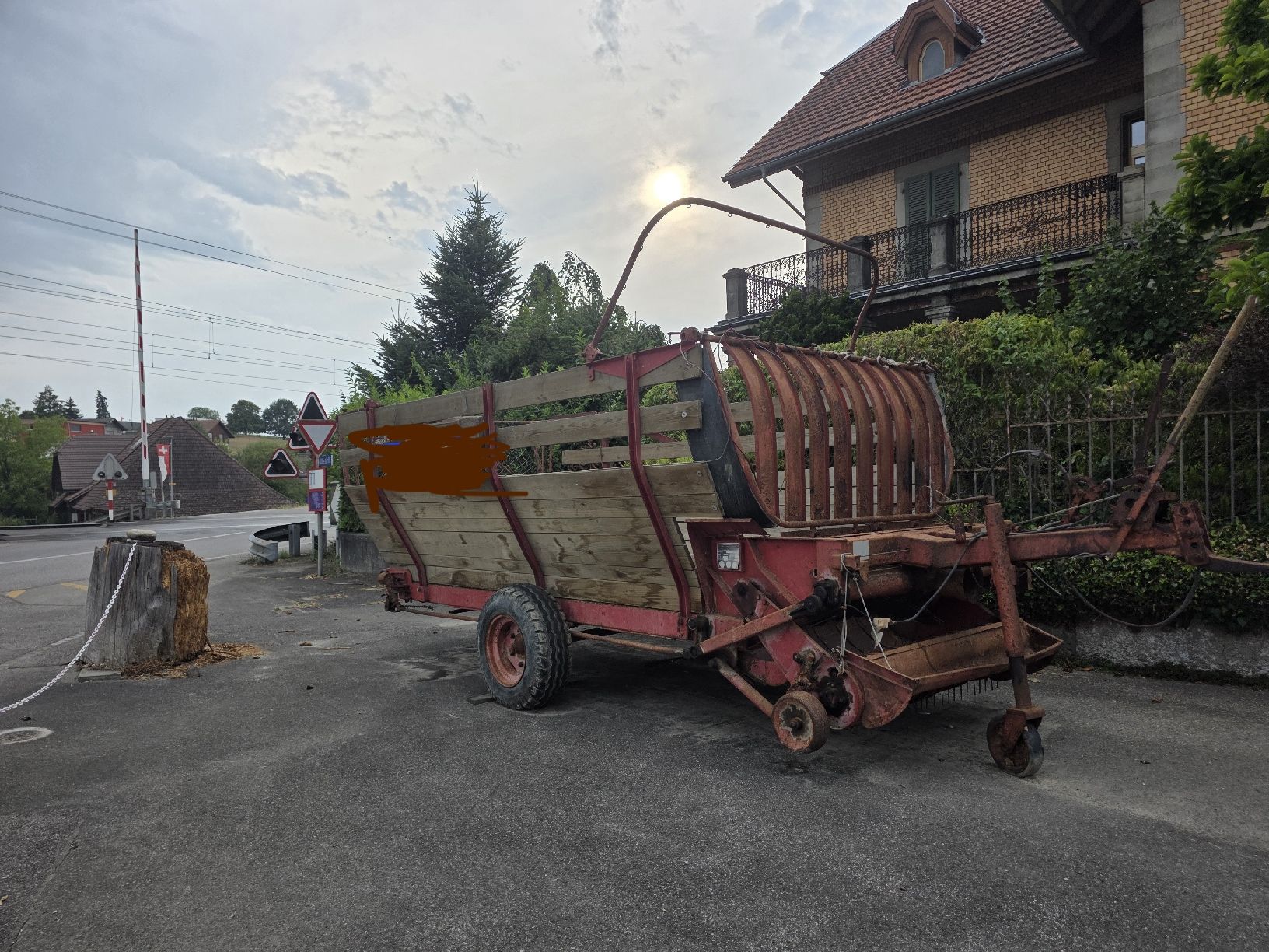 Anhänger: Ballenwagen mit Ladegitter, – Defekt aus Worben von Andrea0145
