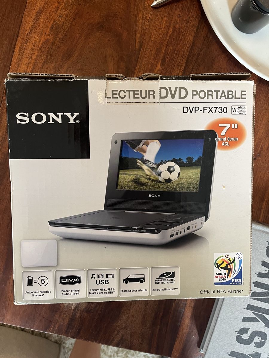 Tutti i DVDs: Portable DVD Player Sony. 7 inch screen white – Nuovo (secondo la descrizione) da Basel venduto da Rohan_007 1
