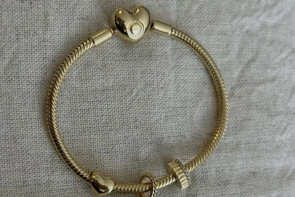 Pandora Bracelets: Pandora Armband Gold – Neuf (Voir description) à Rhäzüns par Spadinvirginia_