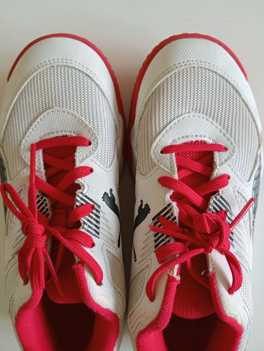 Puma Chaussures hommes: Puma Schuhe Gr 35 Weiß und Rot – D'occasion à Allschwil par Evgeniia78 5