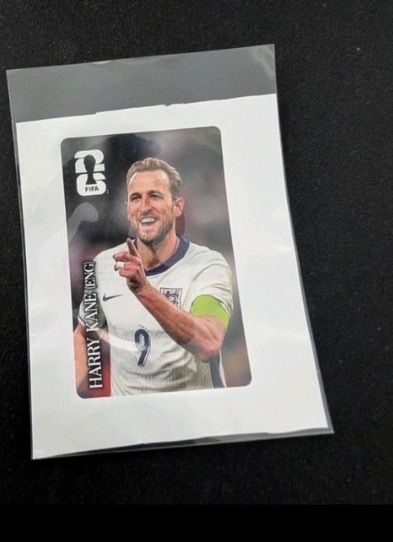 Panini Carte collezionabili: Kane et davies Panini 2026 Coca Cola  – Nuovo e nell'imballaggio originale da Massongex venduto da SwissDistributor