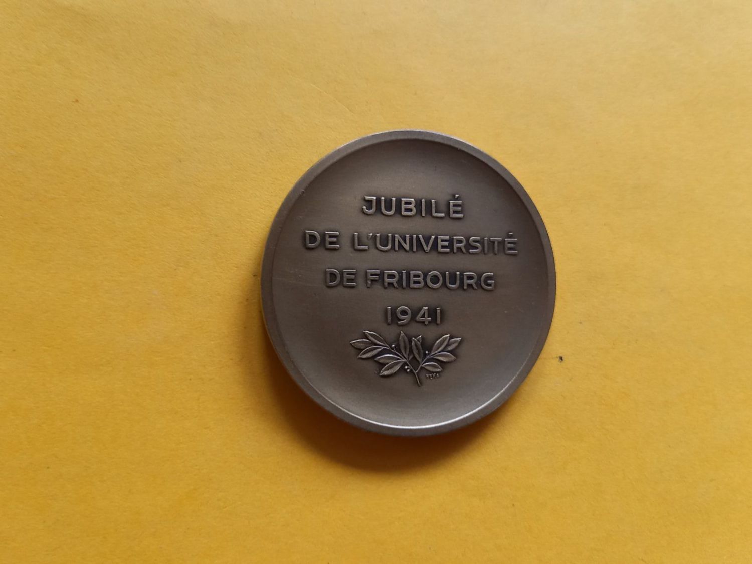 Medaglie: Médaille ancienne Georges Python Université Fribourg, 1941 – Usato da Rossens FR venduto da Souris1 2