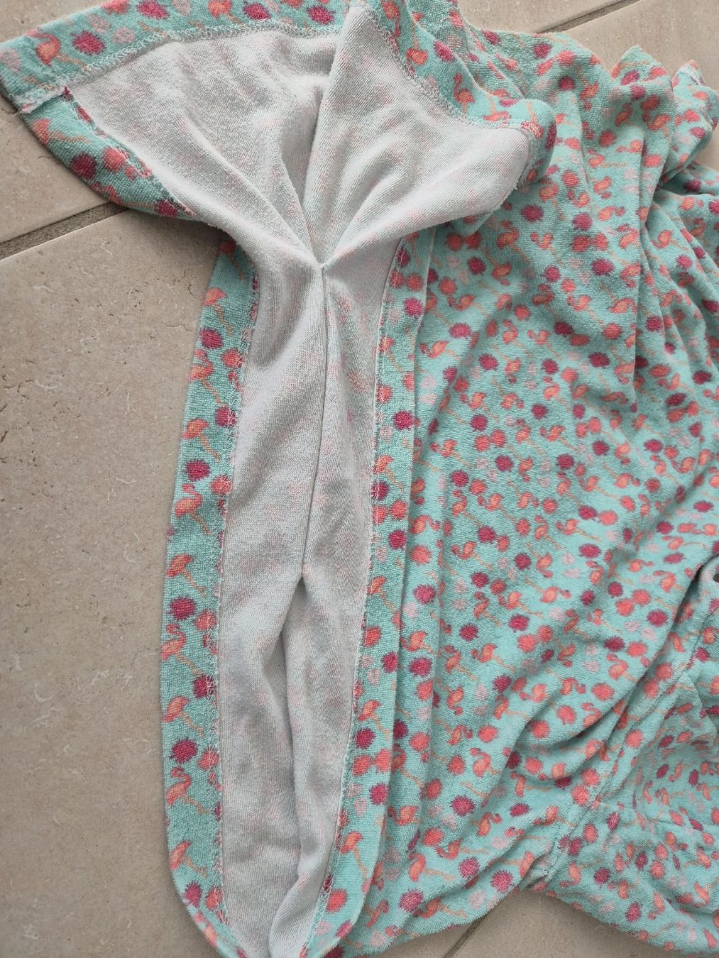 Badetücher: Badeponcho mit Flamingos, Grösse 92/98 – Gebraucht aus Adliswil von Stardust11 4