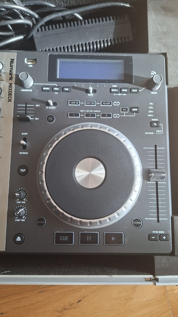 Numark Console di mixaggio: DJ Mischpult  Numark Mixdeck + Case – Nuovo (secondo la descrizione) da Schliern b. Köniz venduto da swe_6q9l 6