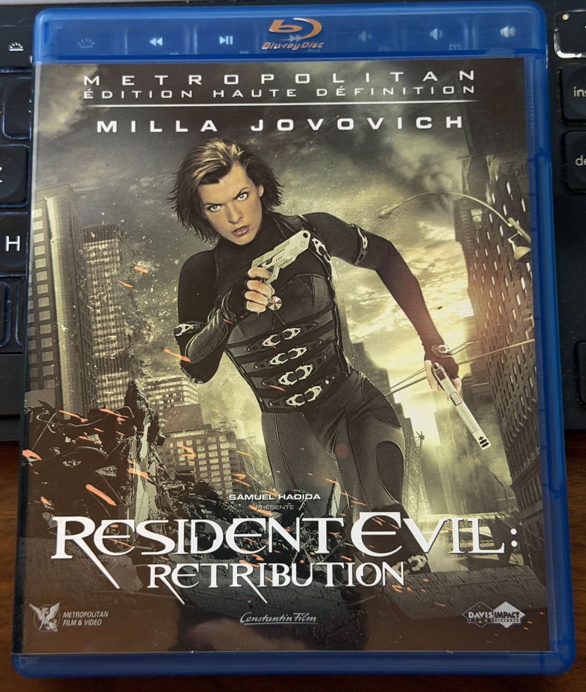 Tous les DVDs: Resident Evil : Retribution (2012) - Blu-ray + DVD – D'occasion à Semsales par __Florian__ 1