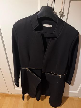 Elegante giacca nera Kitana con zip dorate - Taglia 48