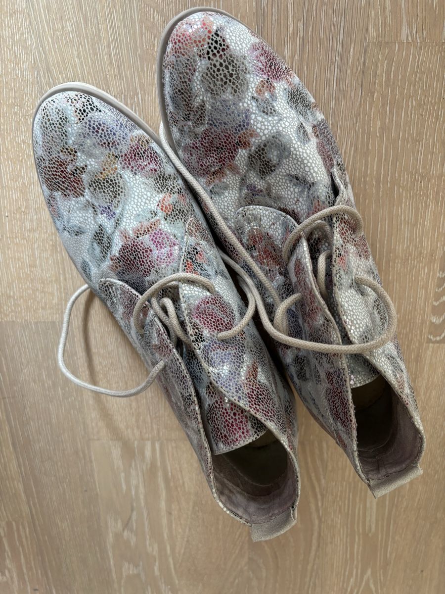 Damenschuhe: Schöne Frühlings Boots mit Blumenmuster, Grösse 40 – Neu (gemäss Beschreibung) aus Wald AR von bertli00