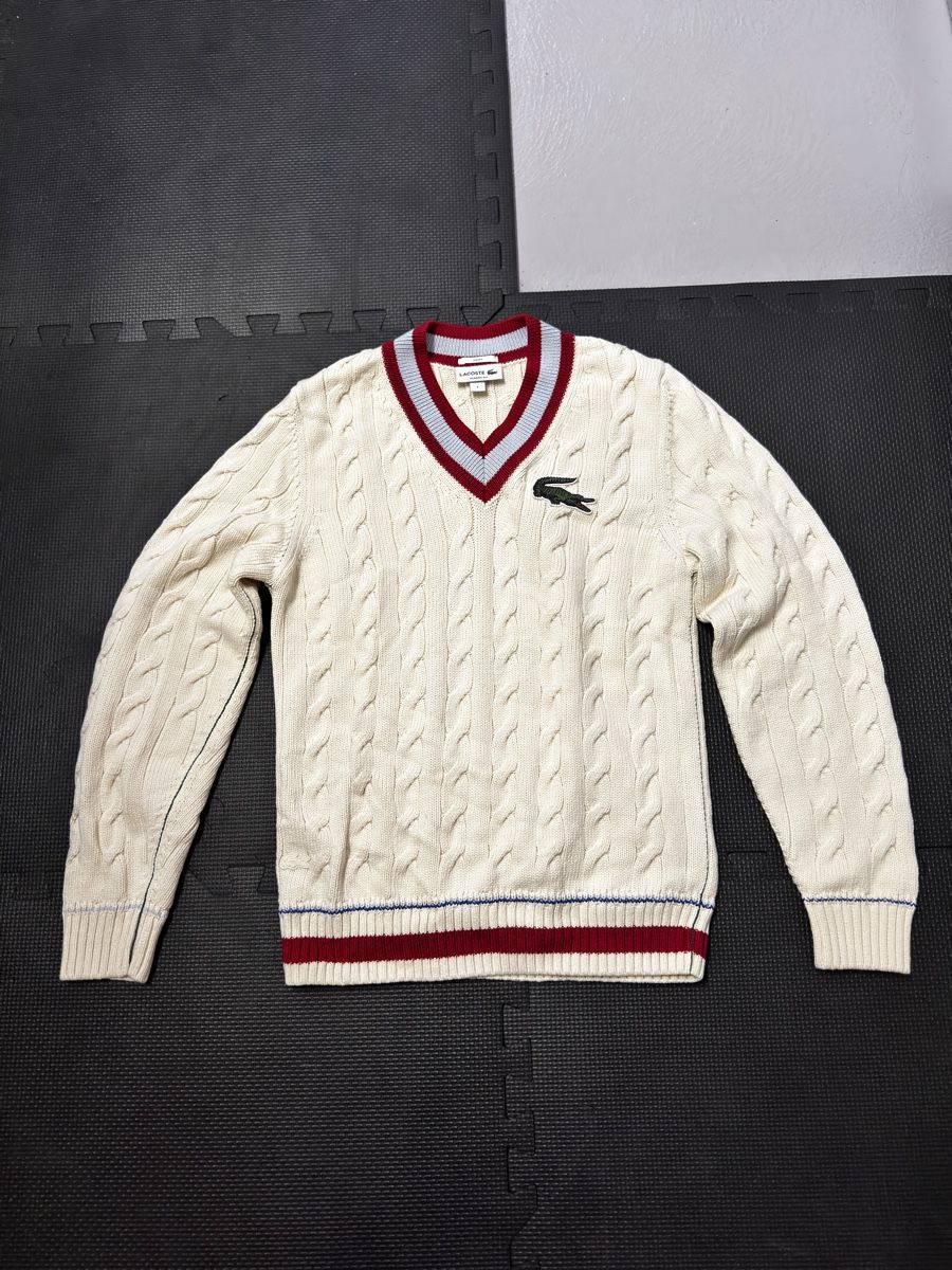 Lacoste Pullover & Sweatshirts: Lacoste Cable-Knit V-Neck Pullover – Creme – Grösse S – Gebraucht aus Hittnau von gymrat007