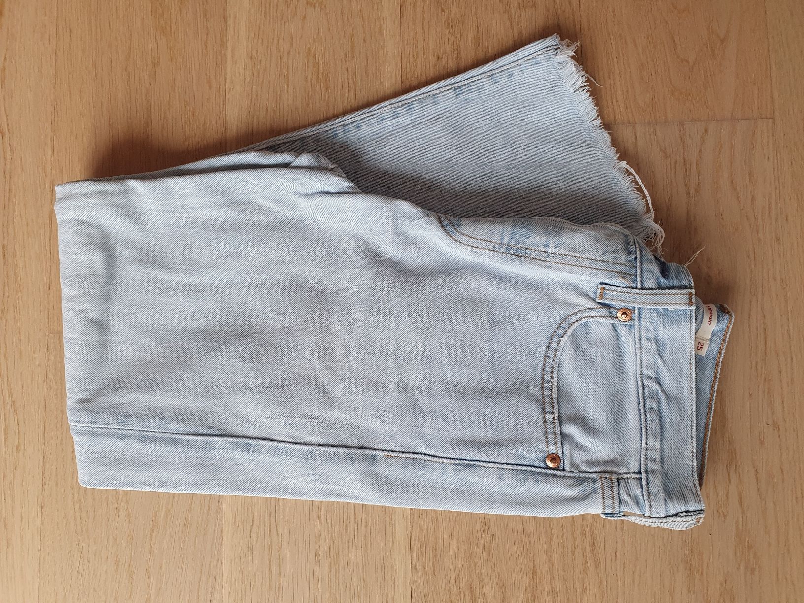Levi's Jeans: Levis Wedgie Straight – Usato da Zürich venduto da nadiialivia