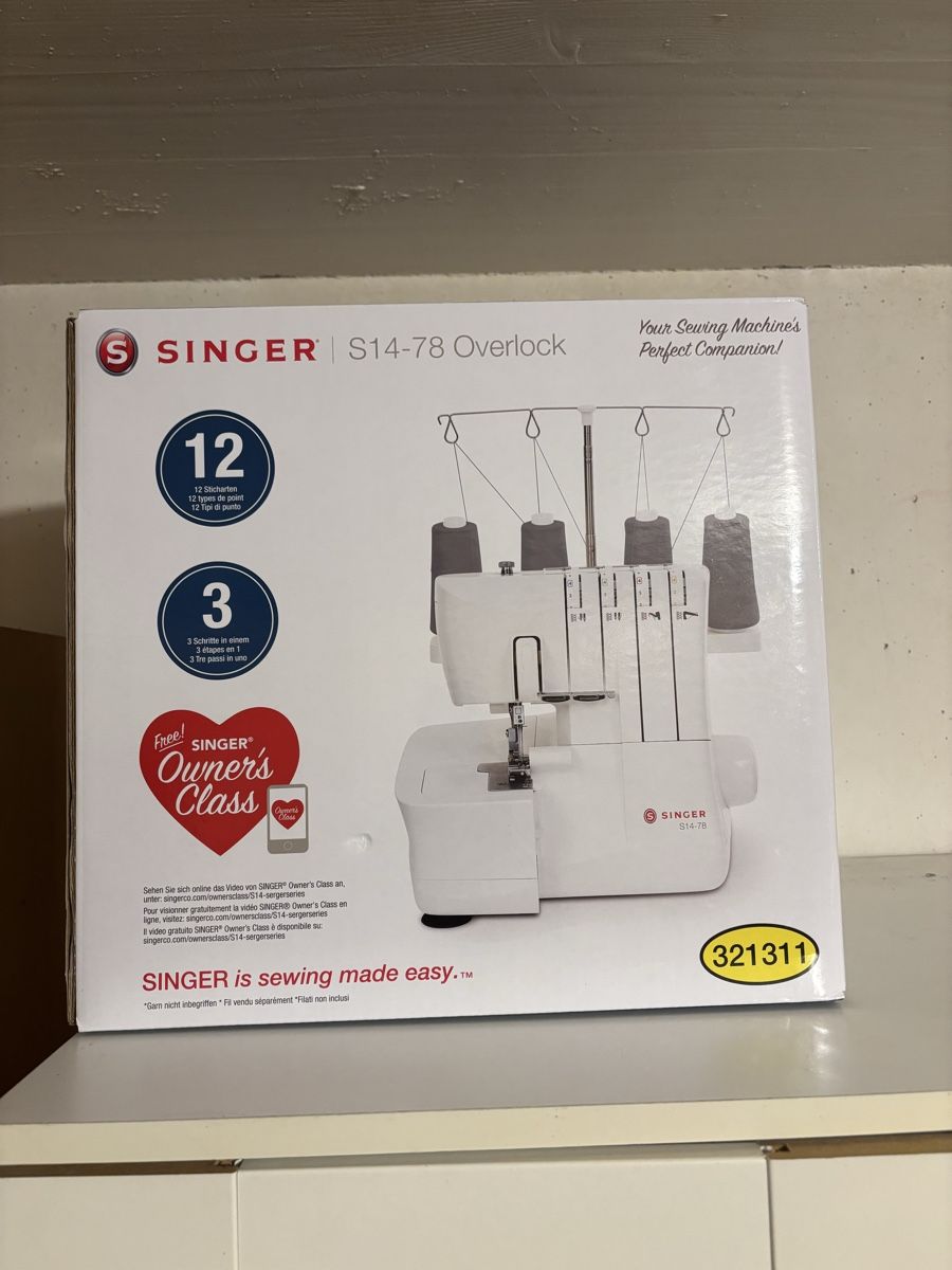 Singer Macchine da cucire: Singer S14-78 Overlock Machine 12 Stitches New – Nuovo e nell'imballaggio originale da steinhausen venduto da pat_nc2x
