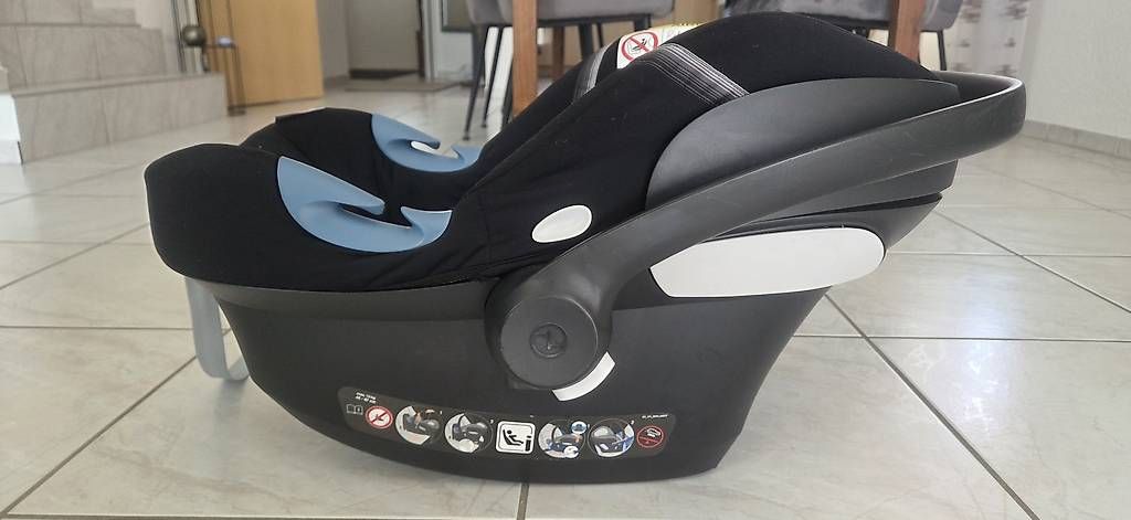Seggiolini per auto: Babycase – Usato da Blauen venduto da Chicco66 1