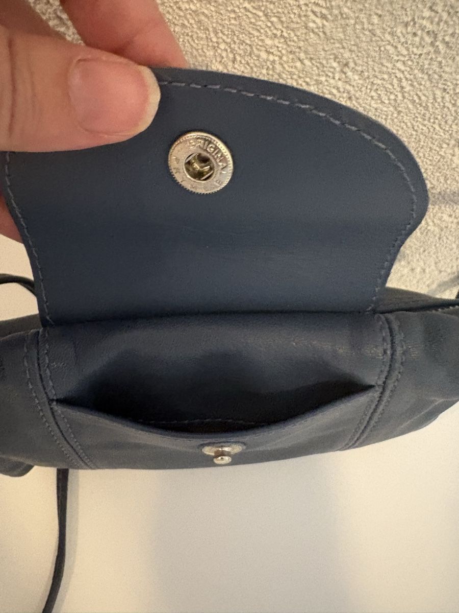 Longchamp Autres vêtements & accessoires: Sac Lonchamp bleu cuir bandoulière  – D'occasion à Pully par kaba07 5