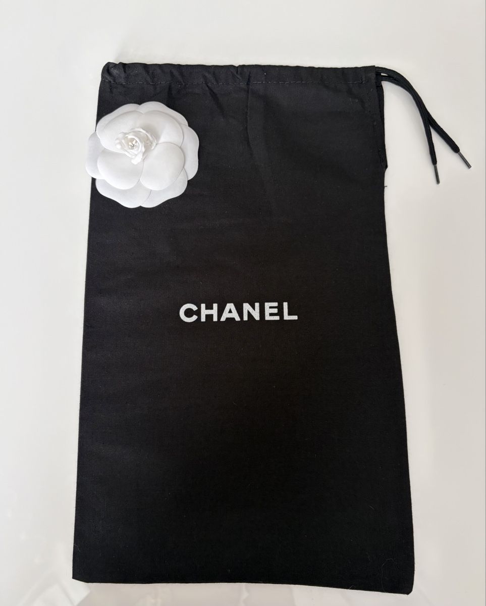 Chanel Taschen: CHANEL🌹Staubeutel 19x31cm – Neu (gemäss Beschreibung) aus Adliswil von Moroz173