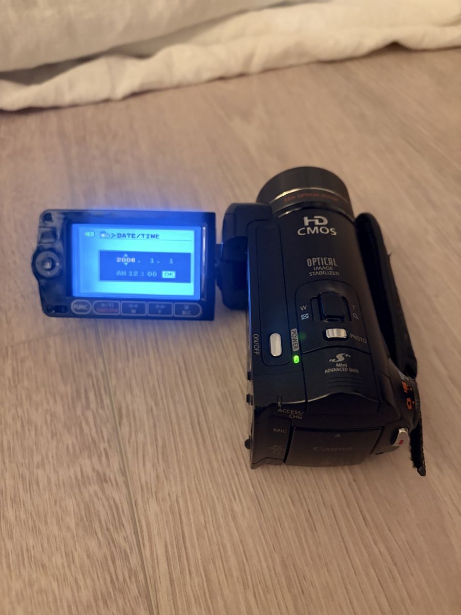 Canon Caméscopes: Canon HD HF10 – D'occasion à Wädenswil par sailaway77 1