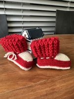 handgestrickte Babyfinken – Schweizer Design (50% Wolle)