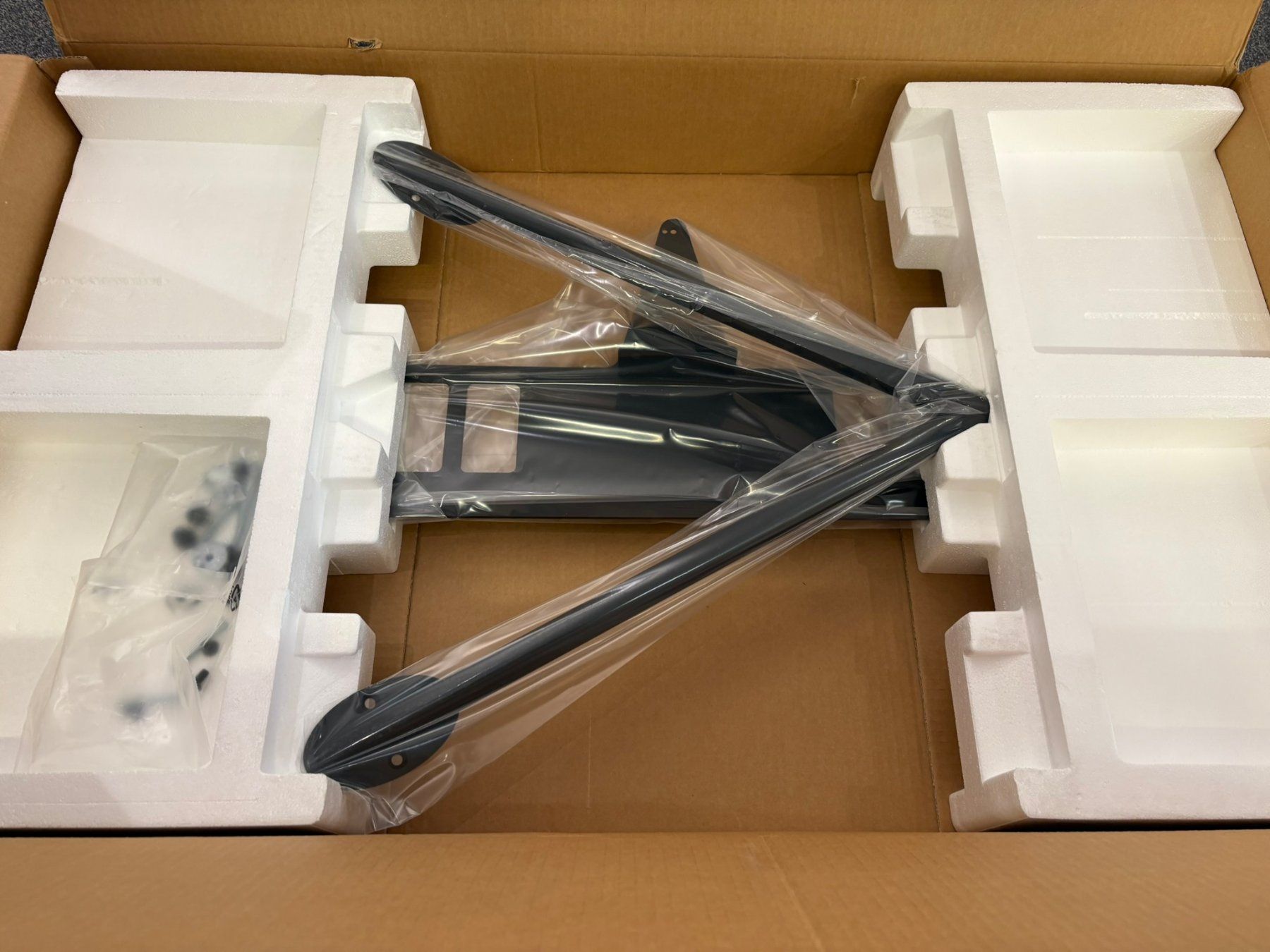 Supporti a parete: BeoVision 5 Bodenstandfuss 4171 – Nuovo e nell'imballaggio originale da Hochdorf venduto da av-electronics 6