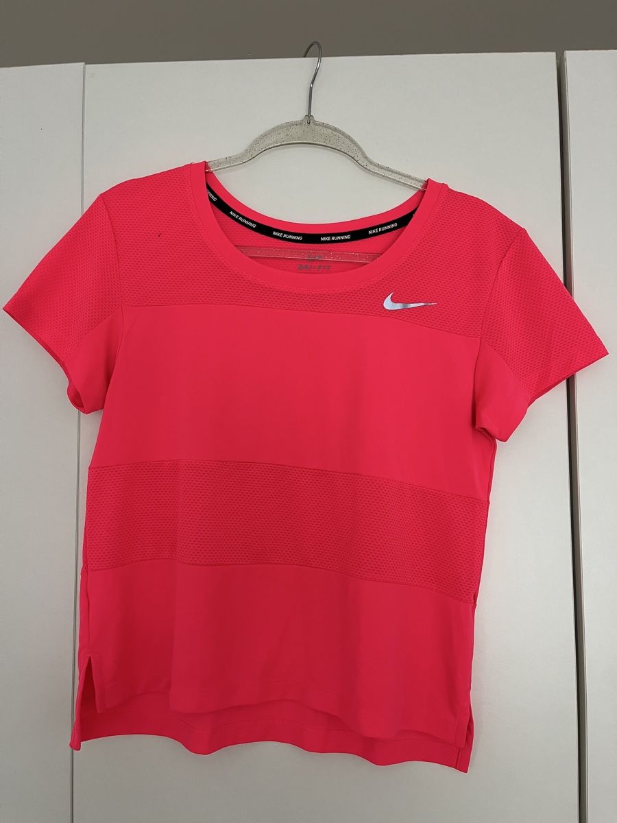 Nike T-shirt: Sportshirt Nike Pink Grösse S – Usato da Oberrieden venduto da sha_kzs8