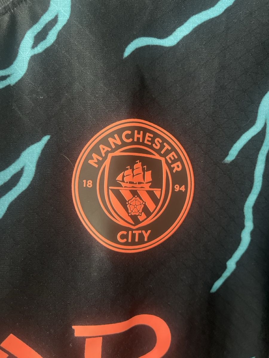 Puma Maillots de corps & Pantalons: Maillot Manchester City taille M – D'occasion à Vétroz par jer_xgh6 1