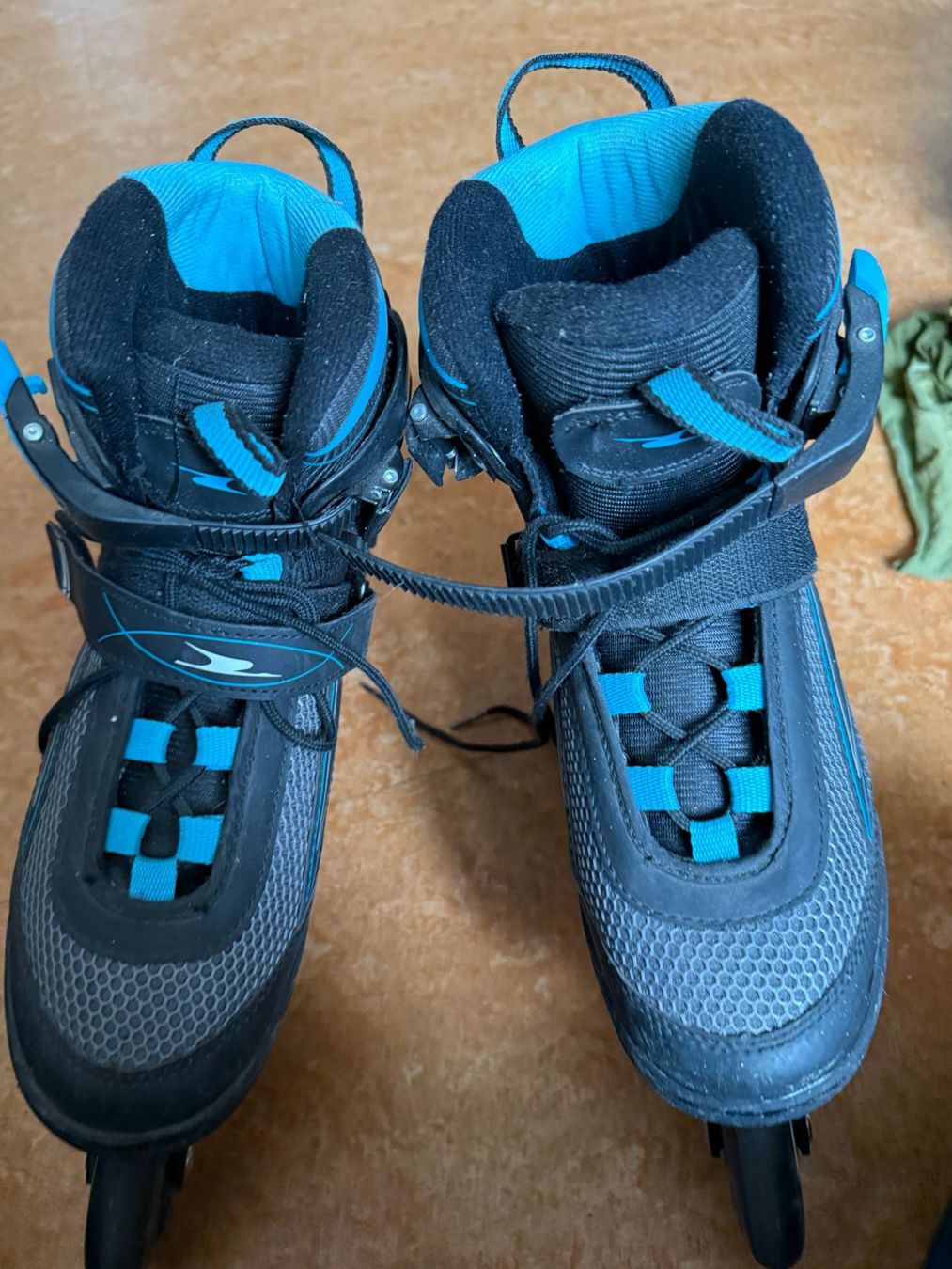 Inline-Skating & Rollschuhe: Inlineskates/Rollschuhe – Gebraucht aus Flawil von Stella_3 1