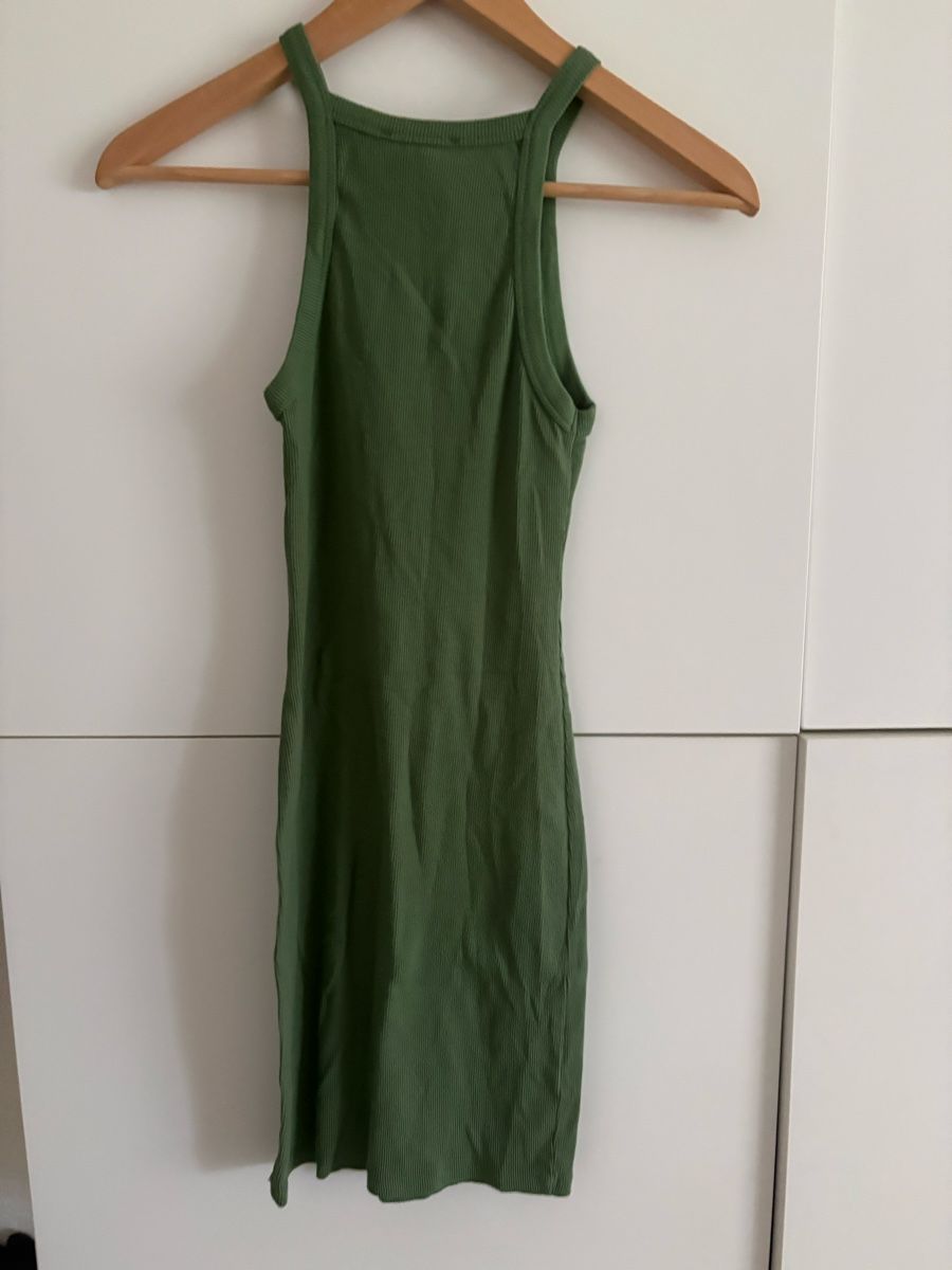 Pull&Bear Robes: Robe Pull&Bear vert kaki, taille S, bon état – Neuf (Voir description) à Pully par kaba07
