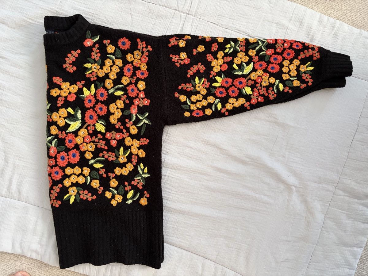 Zara Pullover & Sweatshirts: Bestickter Zara Pullover / Gr. M – Gebraucht aus Luzern von ste_xv95 1
