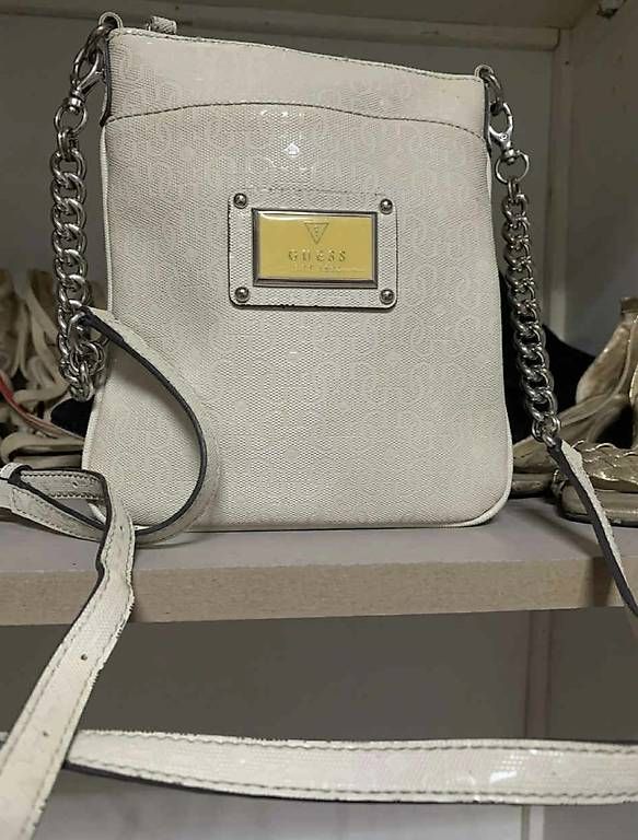 Borse da donna: Sacoche Guess excellent état  – Usato da torgon venduto da gucci39 1