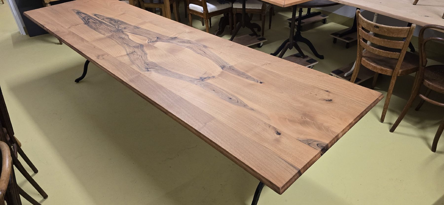 Tavoli: grosser Esstisch,  Beizentisch,  Nussbaum  – Nuovo (secondo la descrizione) da Zürich venduto da Reni8048 2