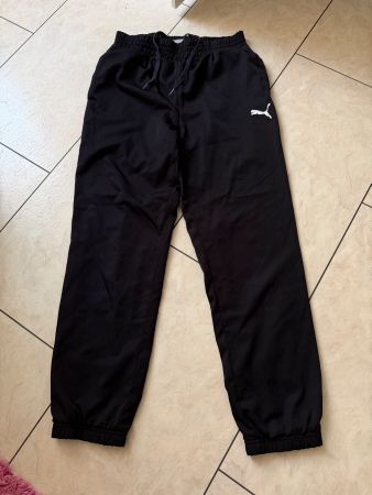 schwarze Trainerhose