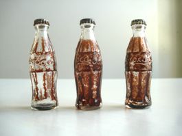 Alte Coca-Cola Miniaturflaschen aus Glas 6,5 cm