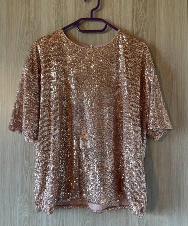 Top à sequins rose poudré