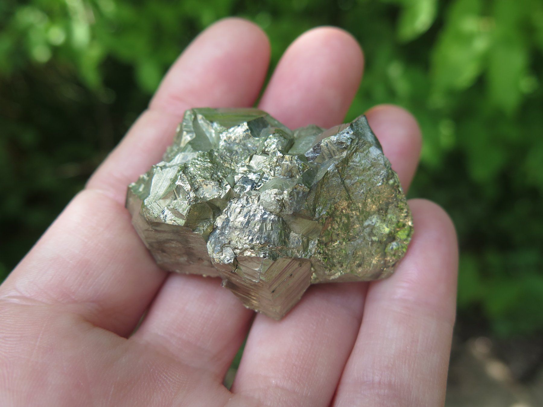 Mineralien & Heilsteine: Pyrit Oktaeder von Peru – Gebraucht aus Schaffhausen von Yamakana51L8736OQ8 5