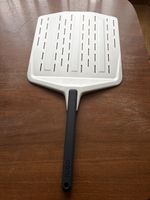 Ooni Pizzaschieber perforiert weiss mit Massband 40cm