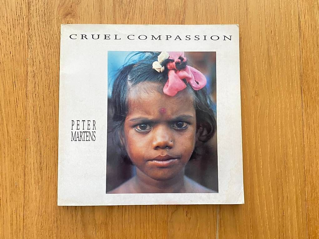 Libri: Peter Martens - Cruel Compassion – Usato da Bachenbülach venduto da photomoments