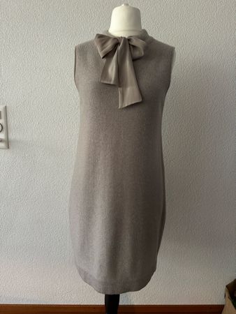 Elegantes Kleid aus Kaschmir mit Schleife, Grösse M