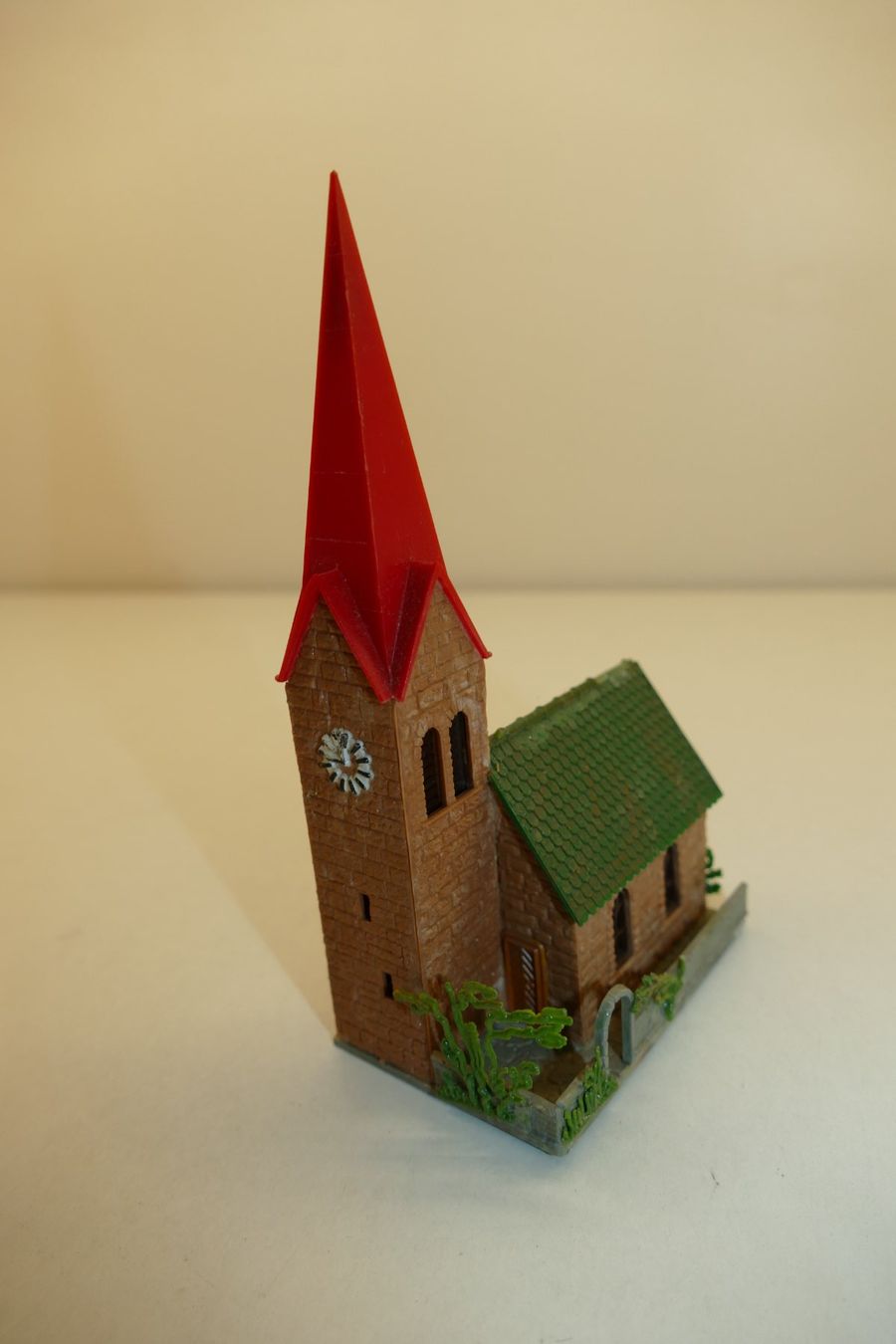 Faller Modellini di ferrovie: Faller N: Dorfkirche – Usato da Niederhasli venduto da rail-duerst