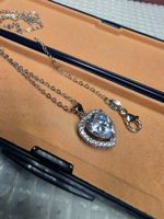 Collier argent avec zircons