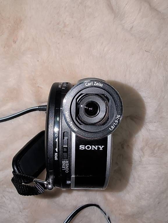 Sony Videocamere: Caméscope Sony Handycam DCR DVD110E – Usato da Collombey venduto da dan_kf9j 2