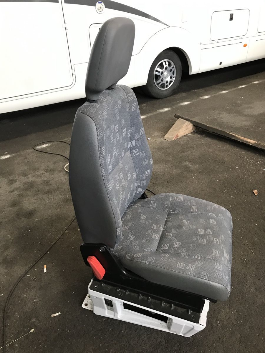 Mercedes-Benz Sonstiges Campingzubehör: Beifahrersitz Mercedes Sprinter – Gebraucht aus Buchs SG von  3