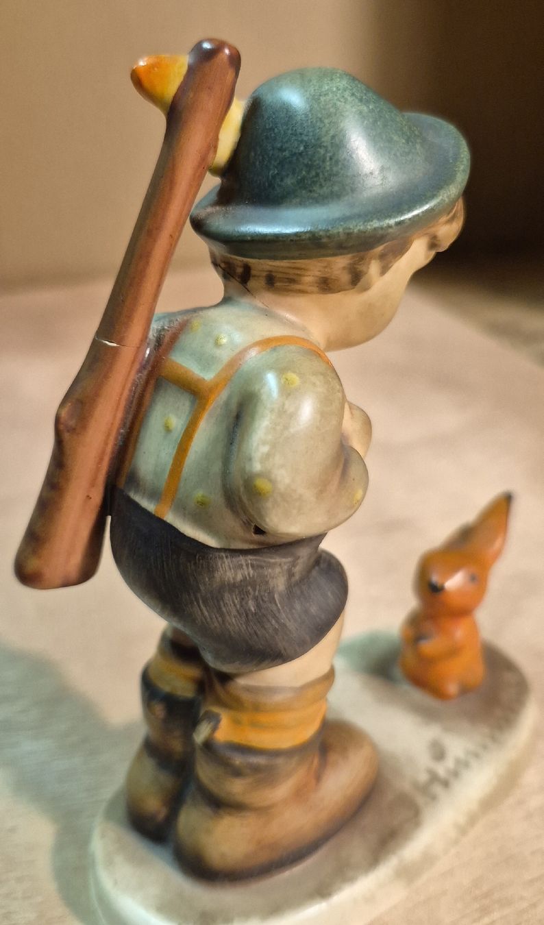 Hummel Statuette: Goebel Hummel 6/0 "Jägerlein" – Difettoso da Turbenthal venduto da Stoertebeker 2