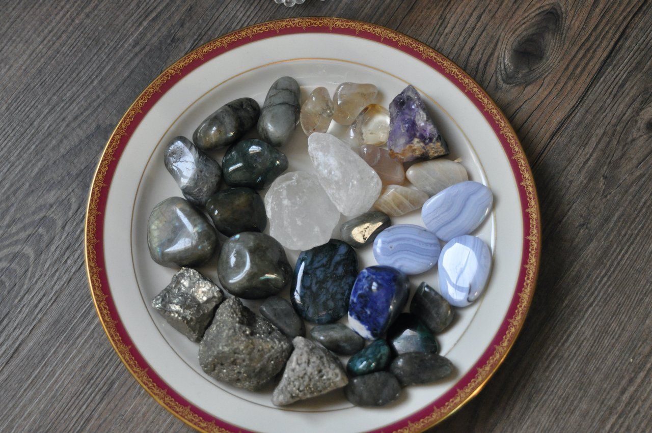 Mineralien & Heilsteine: Heilsteine, Kristalle, Trommelsteine – Gebraucht aus Winterthur von stachelfuss 1