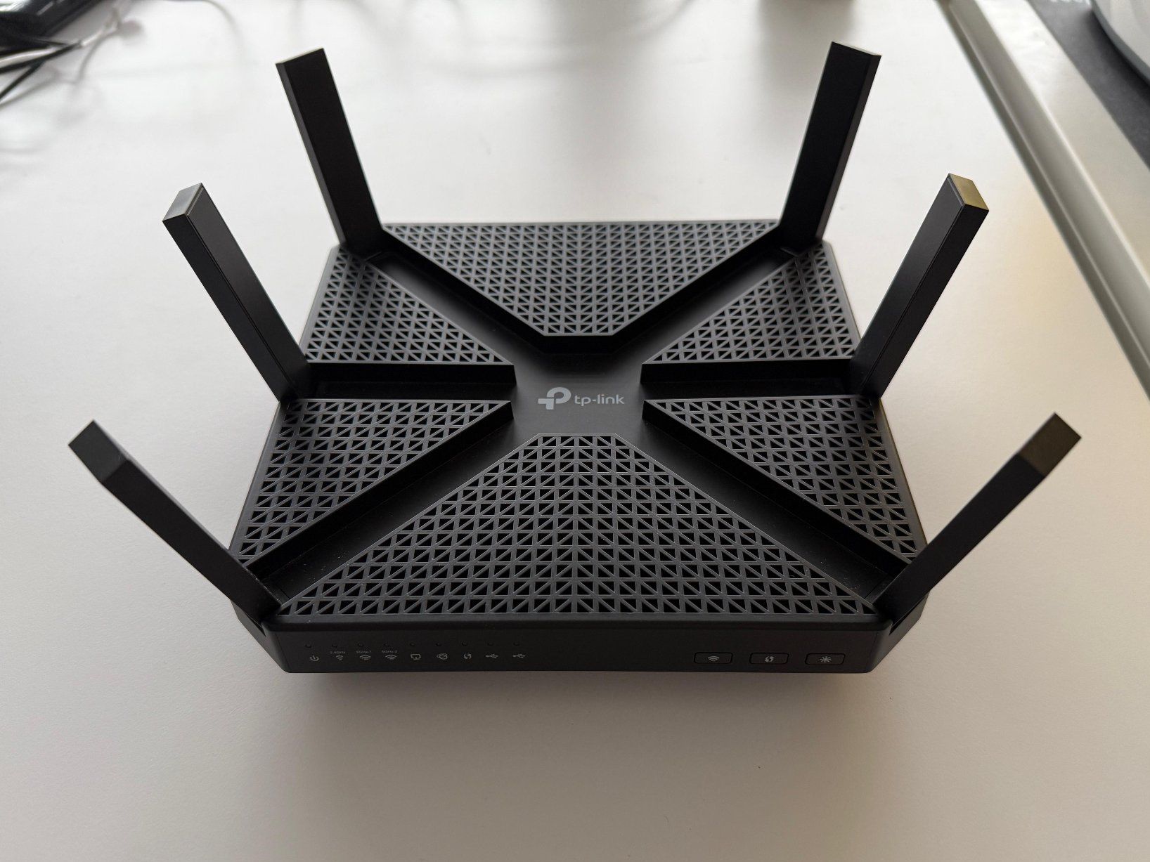 TP-Link Archer C4000 – 4K AC4000 Tri-Band WLAN Router (Gebraucht) in ...