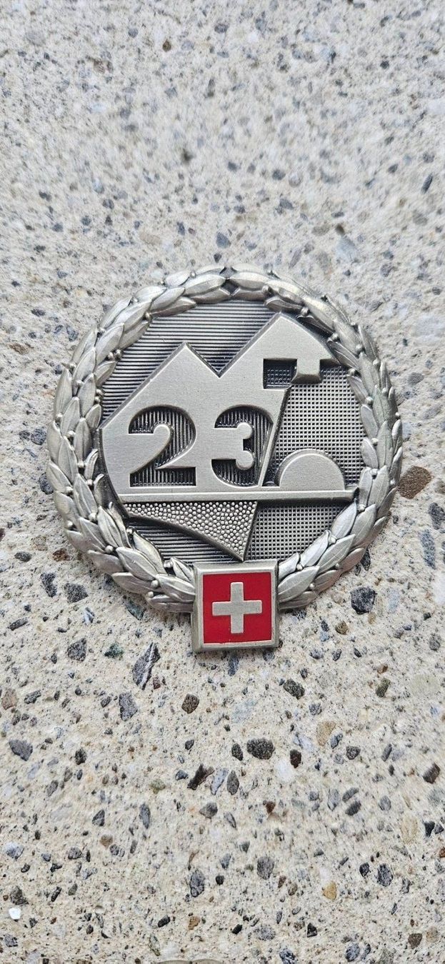 Schweizer Armee Placchette & Badge: *** Beretemblem Silber Schweizer Armee *** – Nuovo e nell'imballaggio originale da Riedholz venduto da fr_sIruP