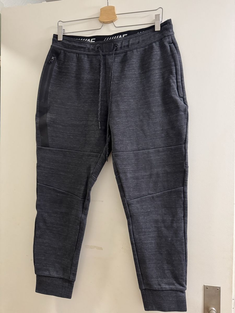 American Eagle Pantaloni: American Eagle Trainingshose, Herren Grösse M – Usato da Küsnacht ZH venduto da IrischkaB