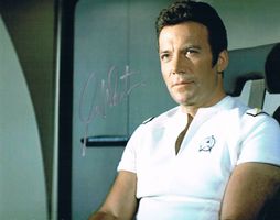 William Shatner 1931- Autogramm signiert Foto 20x25cm