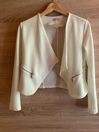 Elegantes Jäckchen, weiss