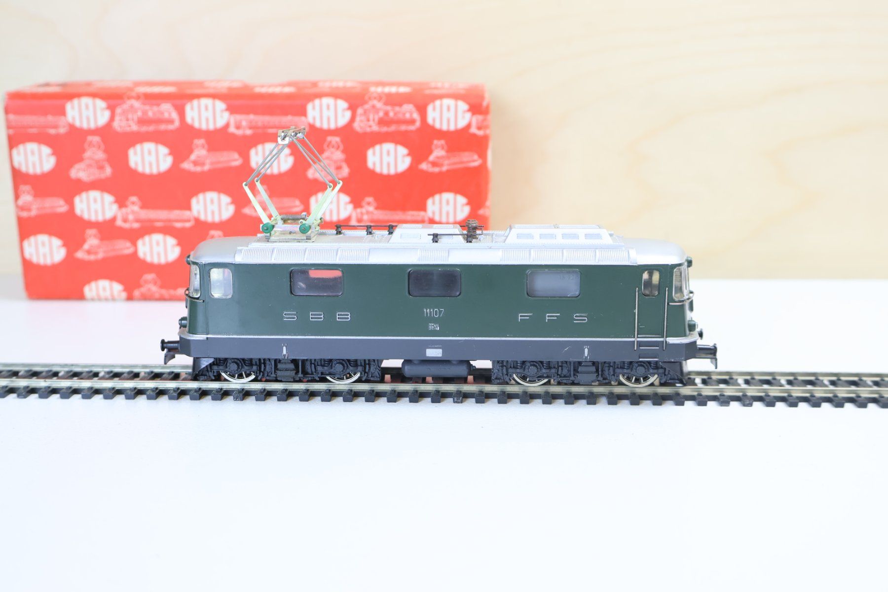 Hag Modellini di ferrovie: HAG SBB Re 4/4 E-Lok Nr. 161 H0 DC – Usato da Winterthur venduto da Monstera 2