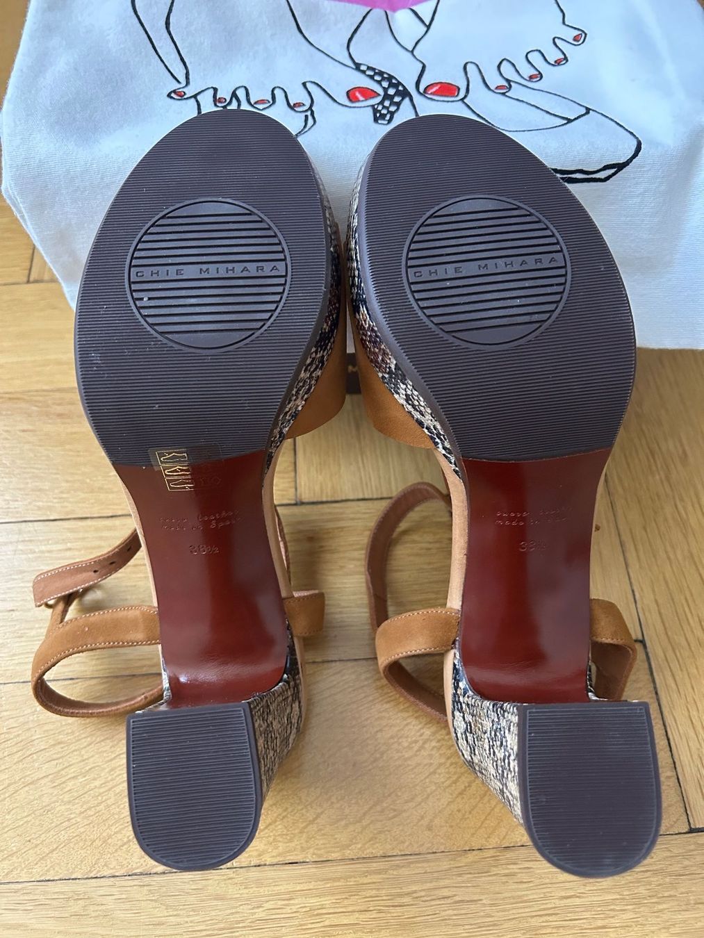 Scarpe da donna: Wunderschöne Chie Mihara Schuhe, gr. 38,5. Neu! – Nuovo e nell'imballaggio originale da Zürich venduto da dia_6ckq 3