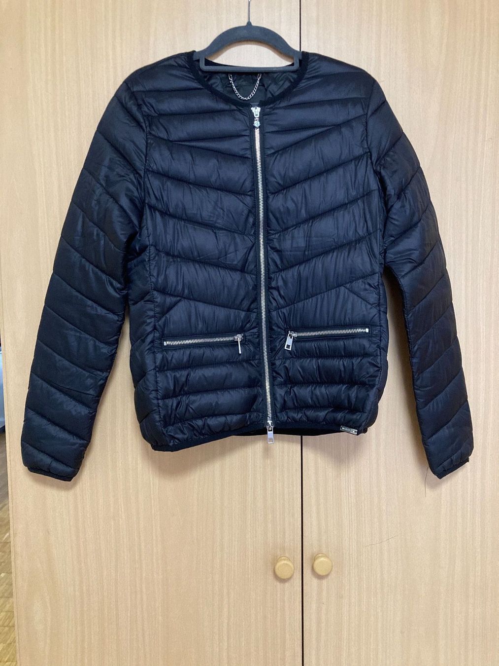 Jacken: Steppjacke schwarz Gr. 36 – Gebraucht aus Thun von Vans_98