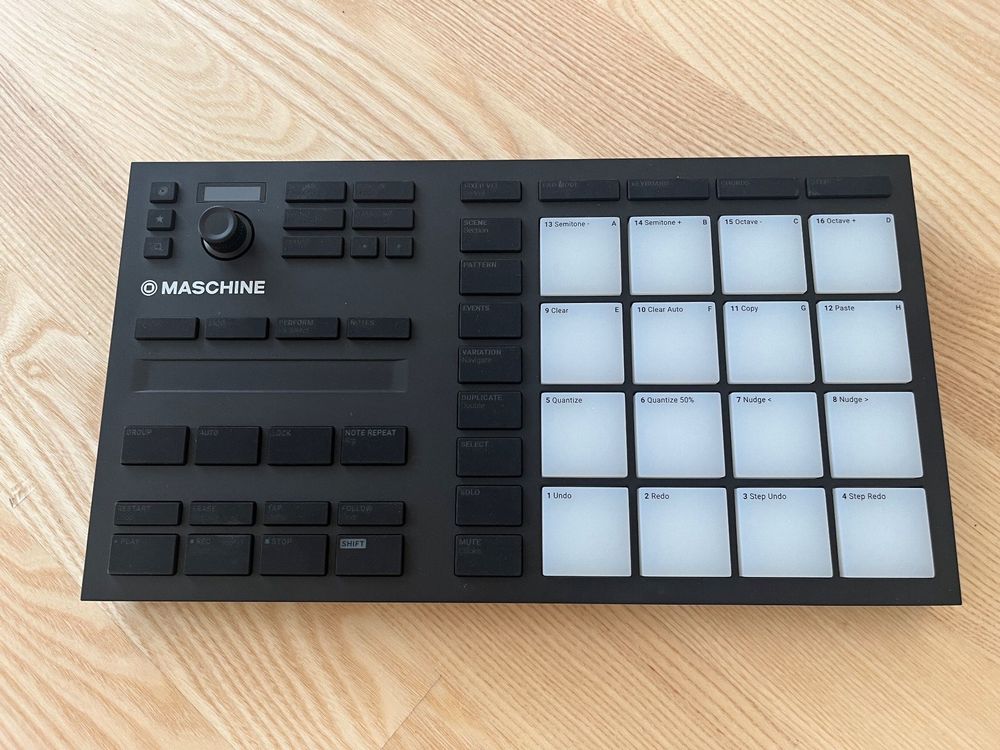 Native Instruments Maschine Mikro MKIII (Gebraucht) in Stallikon für ...