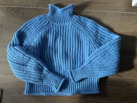 Pull bleu col roulé, taille S, H&M